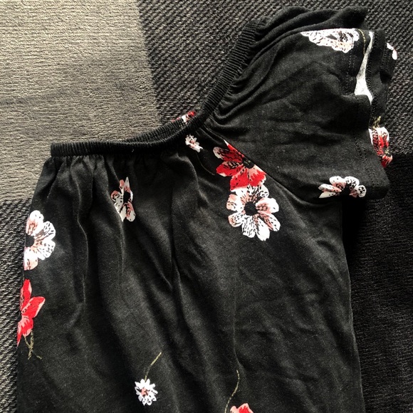 3 Garage brand tops - Picture 9 of 13